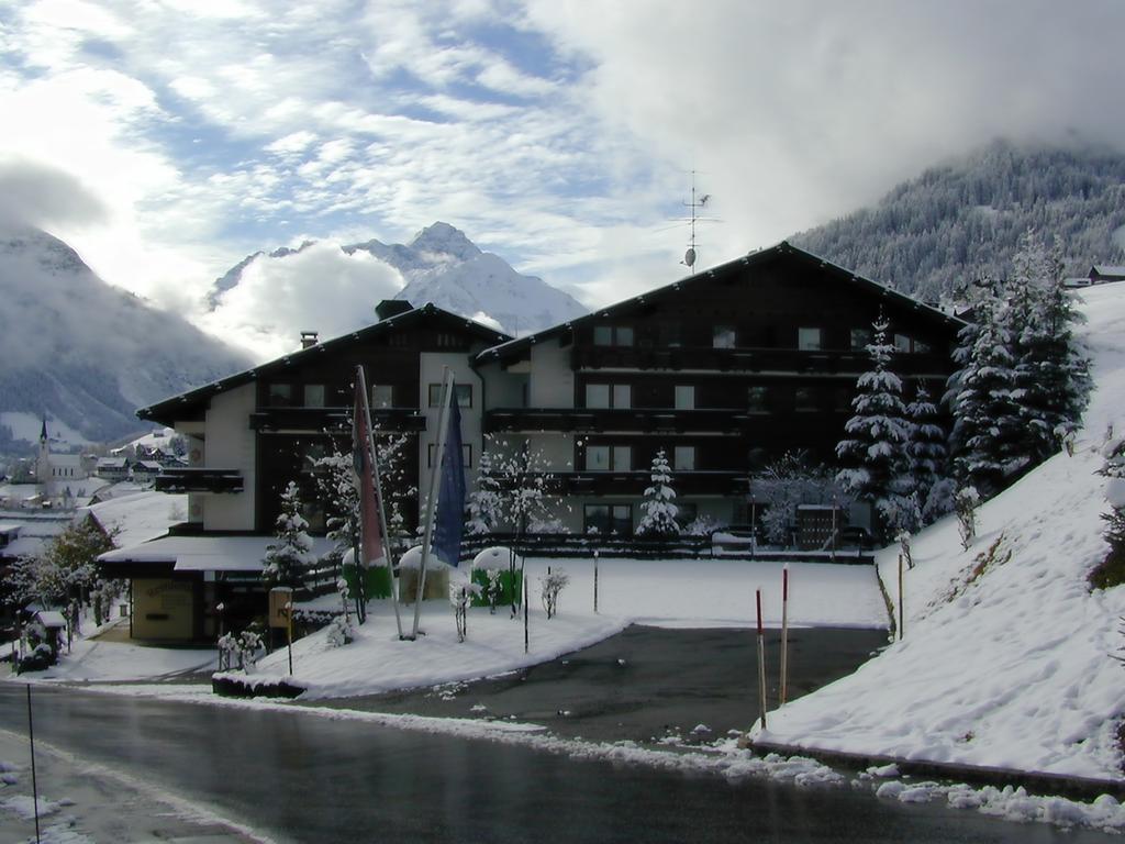 Suitehotel Kleinwalsertal เฮียร์เชกก์ ภายนอก รูปภาพ